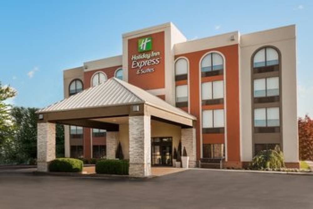 Holiday Inn Express & Suites BENTONVILLE 1