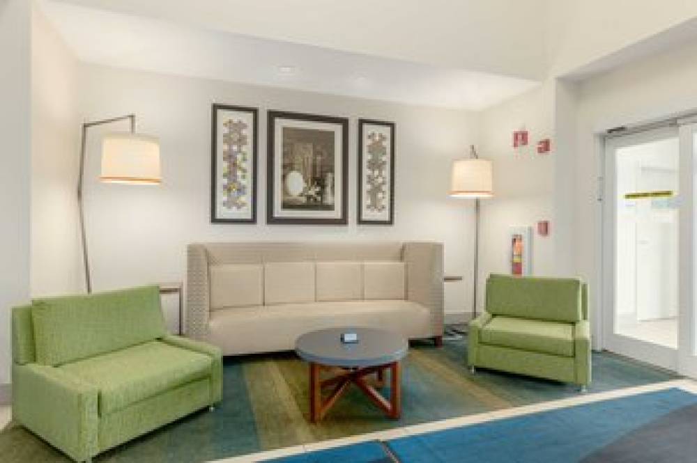 Holiday Inn Express & Suites BINGHAMTON UNIVERSITY-VESTAL 8