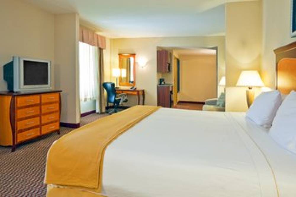 Holiday Inn Express & Suites BIRMINGHAM - INVERNESS 280 4