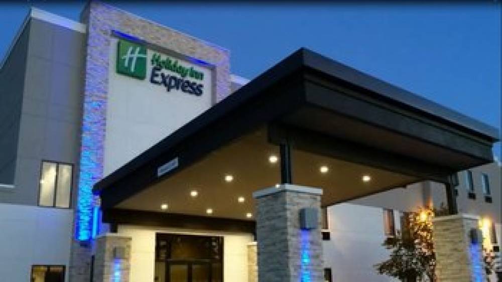 Holiday Inn Express & Suites BLACKWELL 1