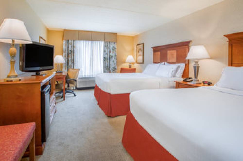 Holiday Inn Express & Suites BLOOMINGTON 2