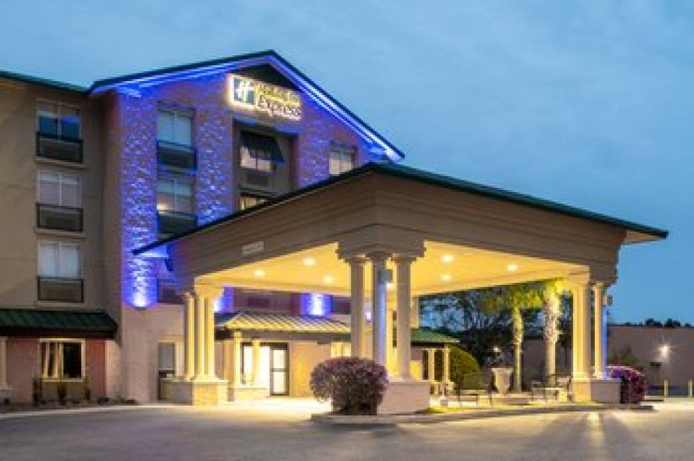 Holiday Inn Express & Suites BLUFFTON @ HILTON HEAD AREA 1