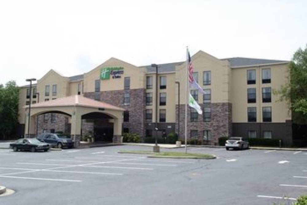 Holiday Inn Express & Suites BLYTHEWOOD 1