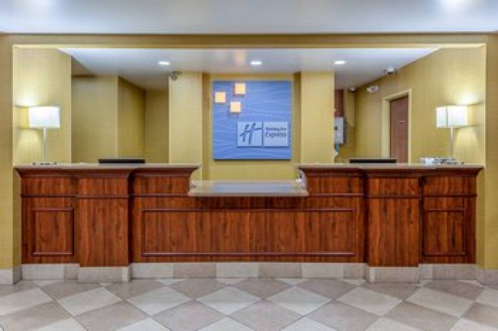 Holiday Inn Express & Suites BOWLING GREEN 5