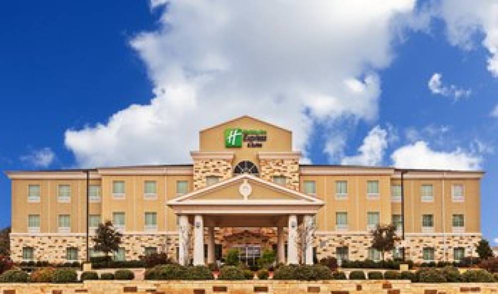 Holiday Inn Express & Suites BRADY 1