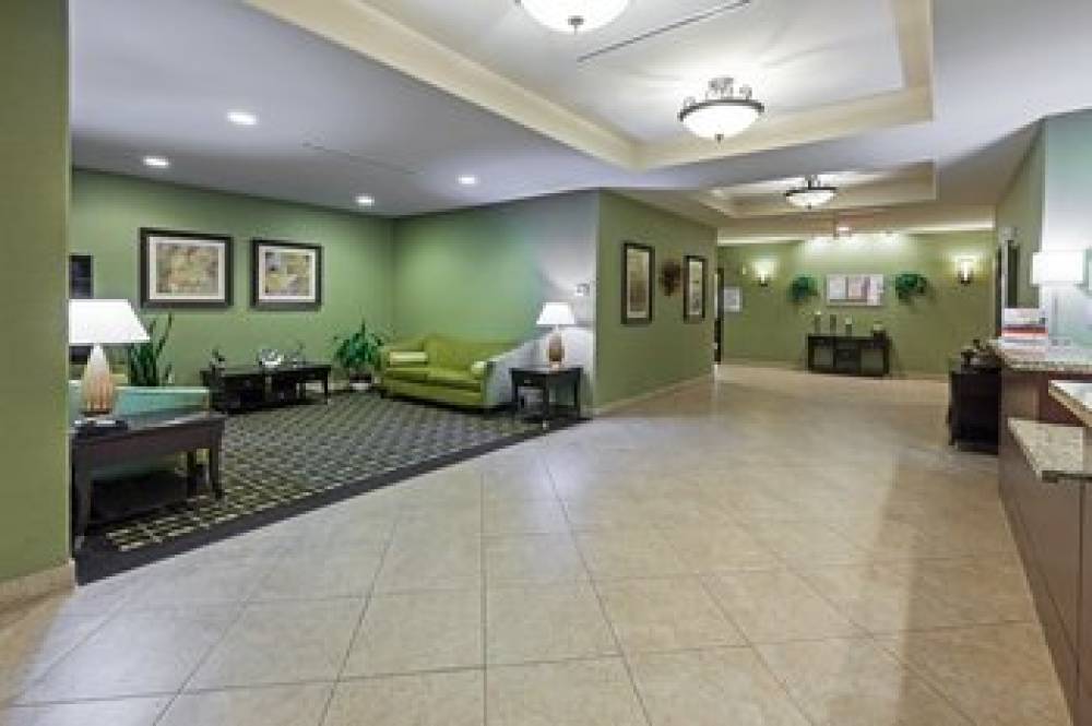 Holiday Inn Express & Suites BRADY 5