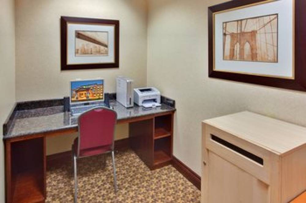 Holiday Inn Express & Suites BROCKVILLE 6