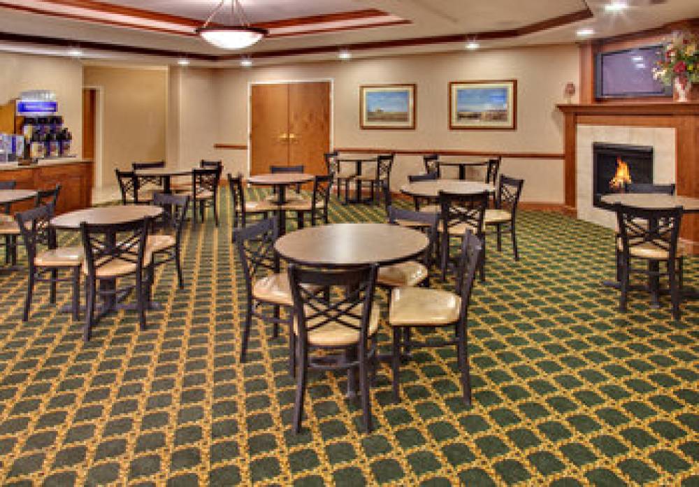 Holiday Inn Express & Suites BROOKINGS 3