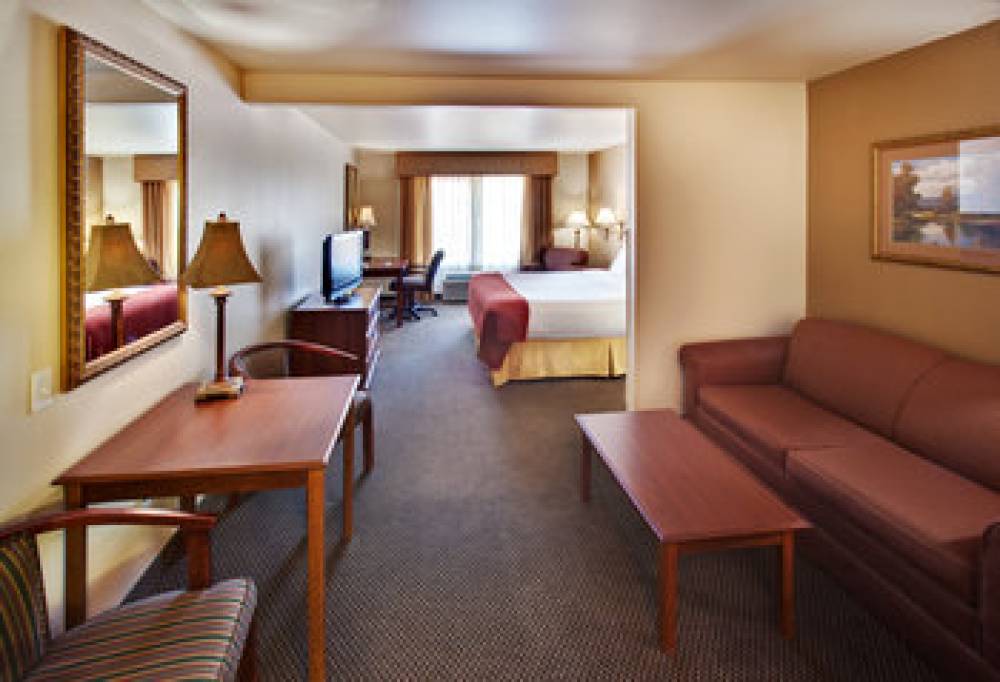 Holiday Inn Express & Suites BROOKINGS 7