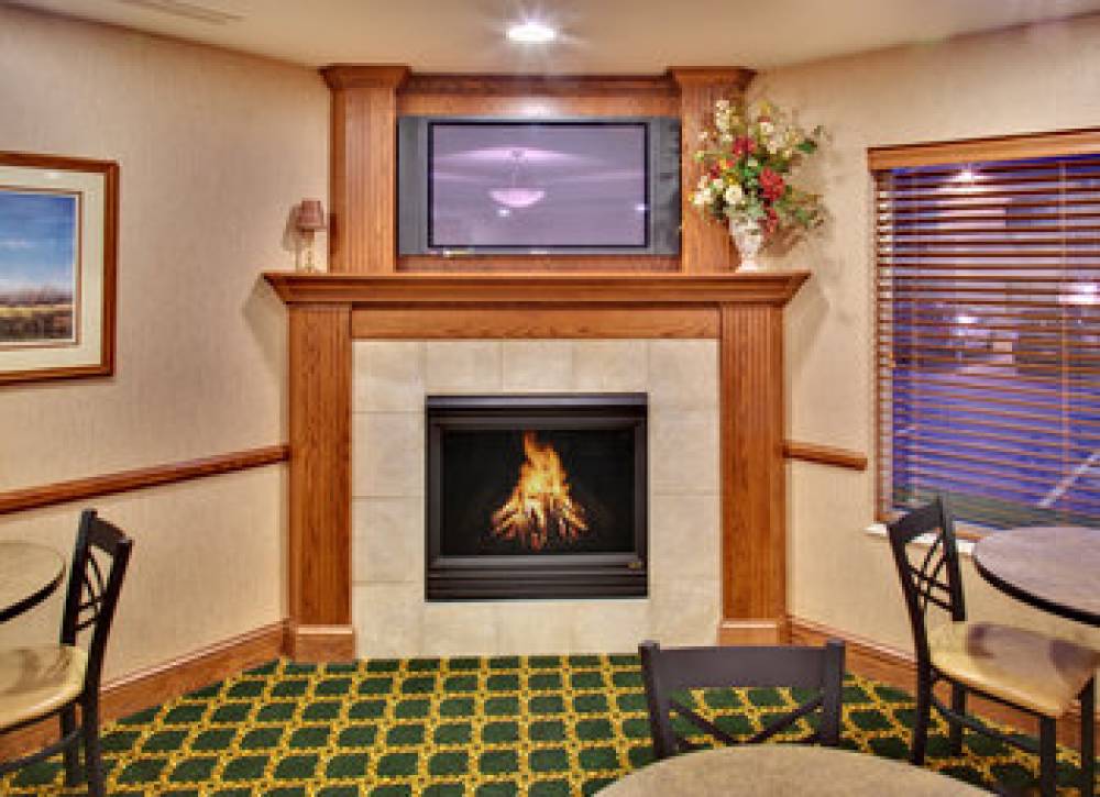 Holiday Inn Express & Suites BROOKINGS 5