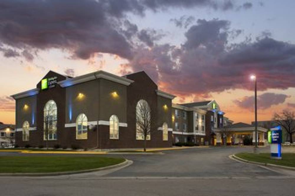 Holiday Inn Express & Suites BROOKINGS 1