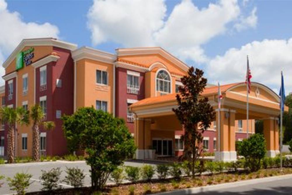 Holiday Inn Express & Suites BROOKSVILLE-I-75 1