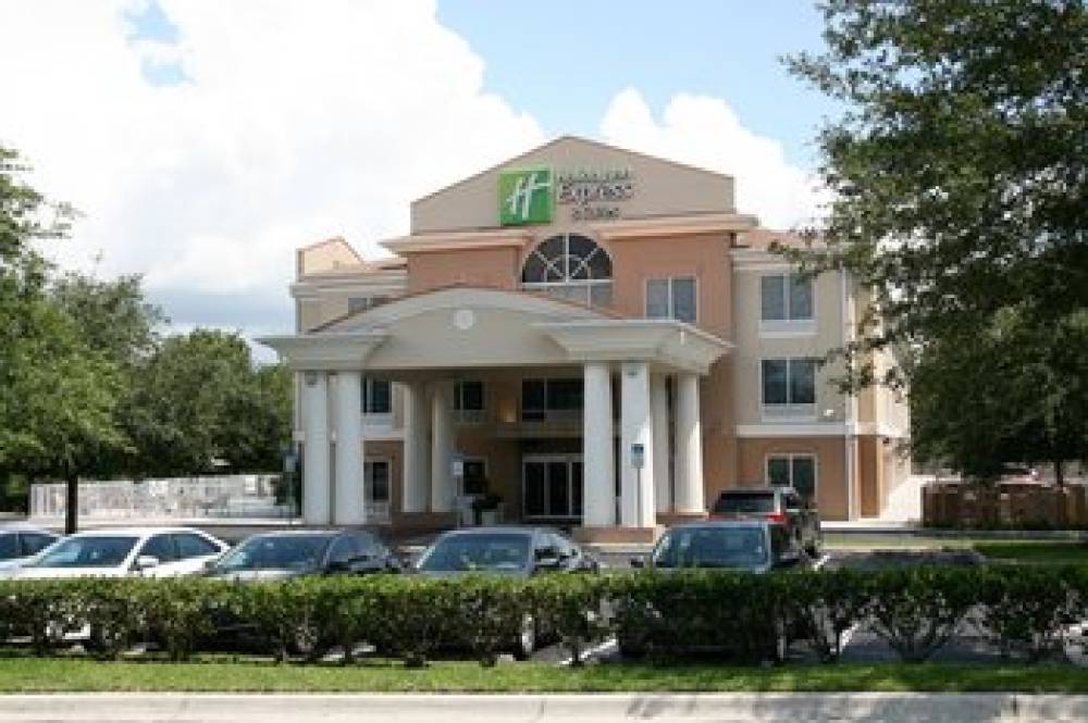 Holiday Inn Express & Suites BROOKSVILLE WEST 2