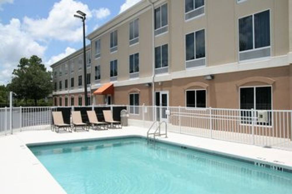 Holiday Inn Express & Suites BROOKSVILLE WEST 9