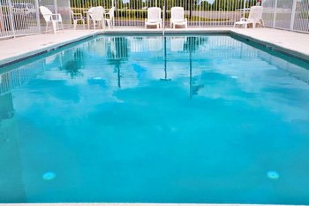 Holiday Inn Express & Suites BROOKSVILLE WEST 1