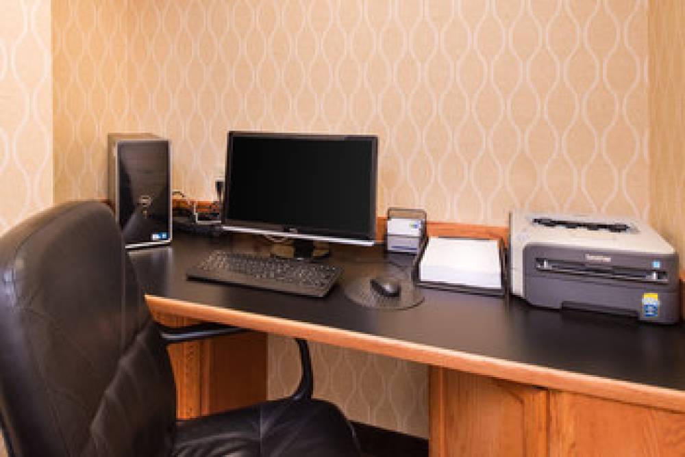 Holiday Inn Express & Suites BUCYRUS 8