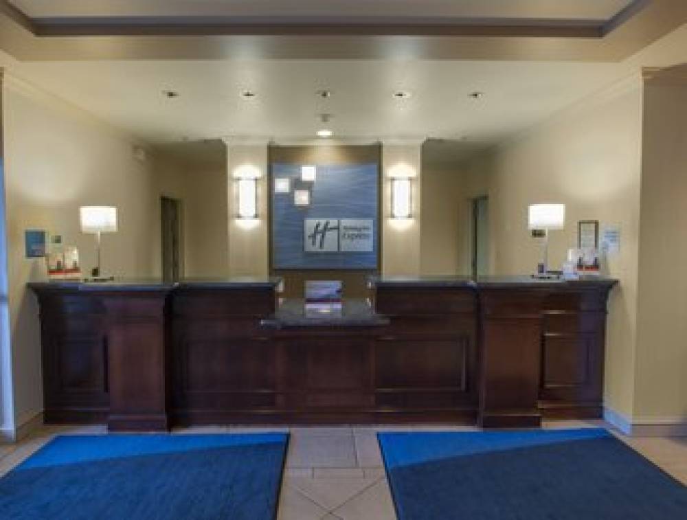 Holiday Inn Express & Suites BUFFALO-AIRPORT 5