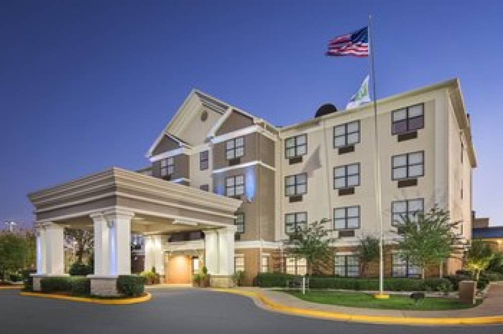 Holiday Inn Express & Suites BYRON 1