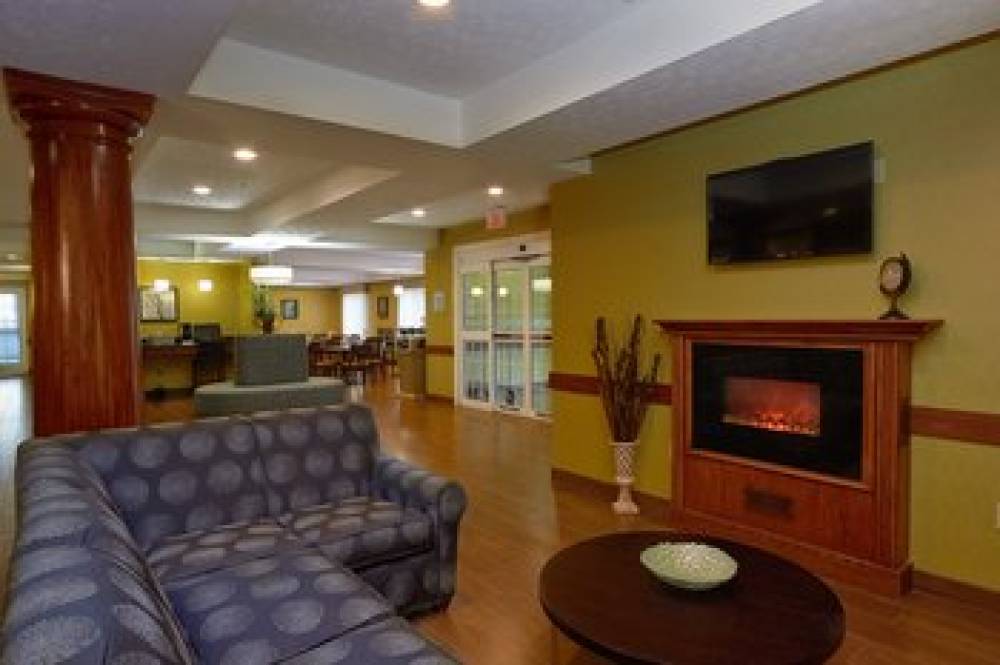 Holiday Inn Express & Suites CADILLAC 3