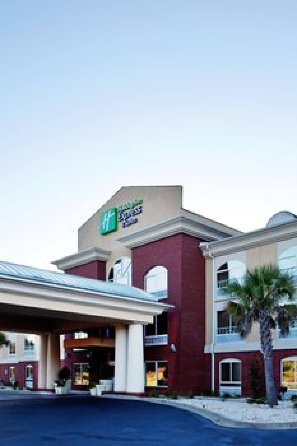 Holiday Inn Express & Suites Camden I20 (Hwy 521)