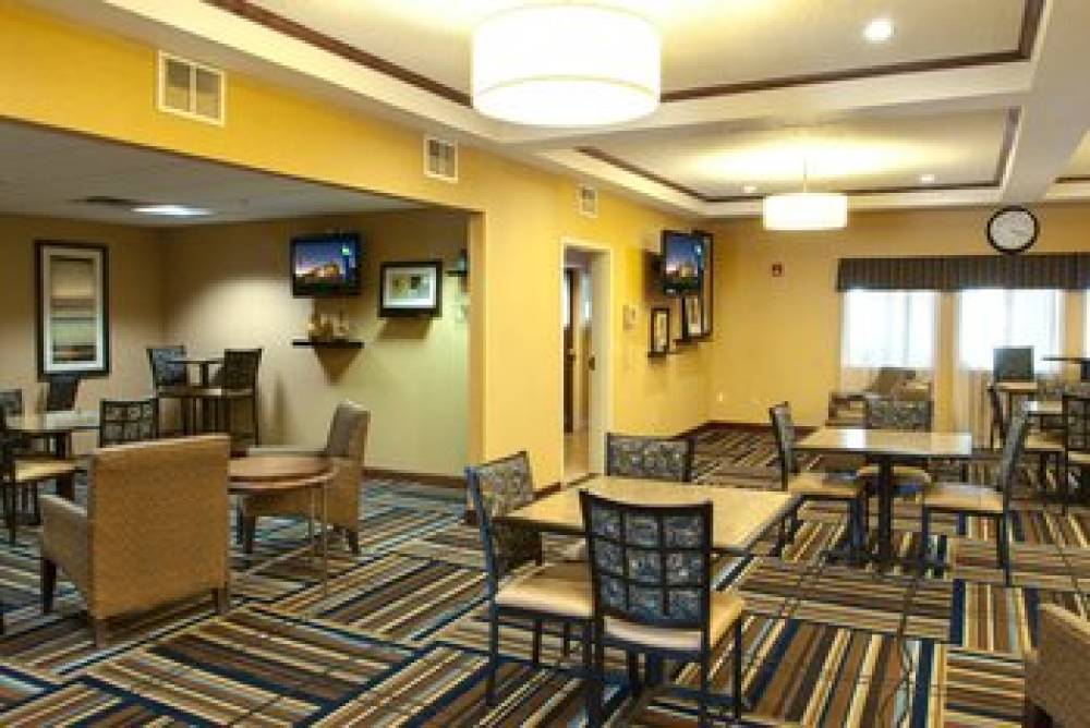 Holiday Inn Express & Suites CANYON 4