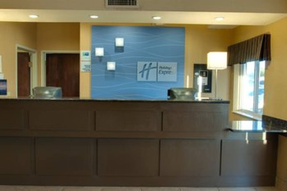 Holiday Inn Express & Suites CANYON 5