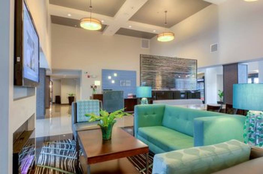 Holiday Inn Express & Suites CARLSBAD BEACH 4