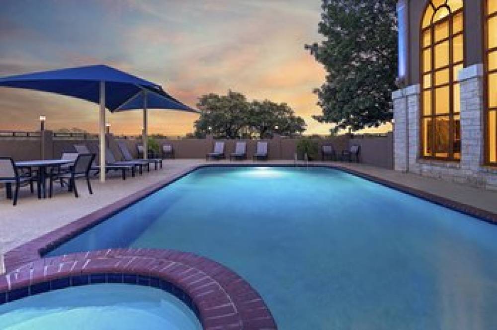 Holiday Inn Express & Suites CEDAR PARK (NW AUSTIN) 10