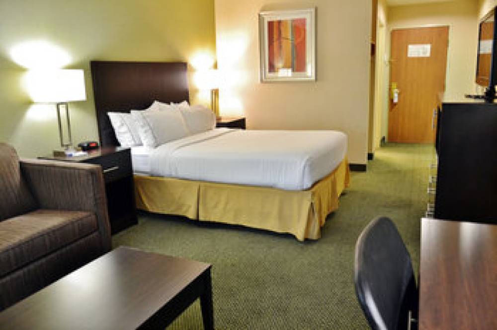 Holiday Inn Express & Suites CENTER TOWNSHIP 6