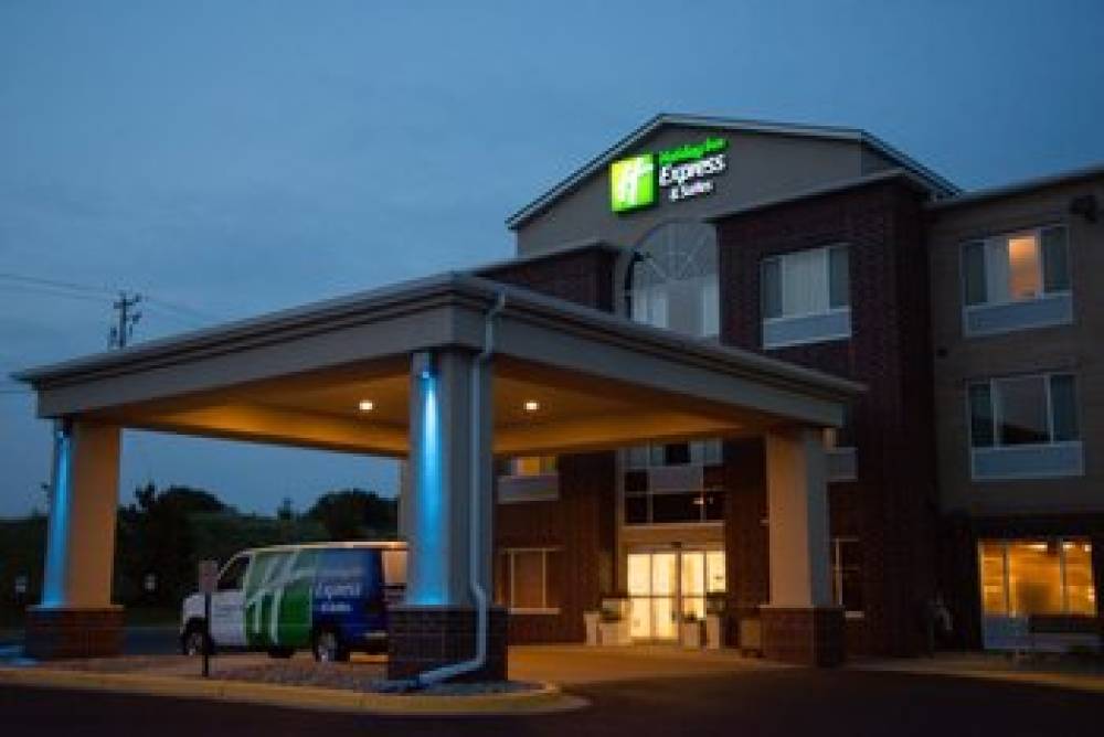 Holiday Inn Express & Suites CHANHASSEN 8