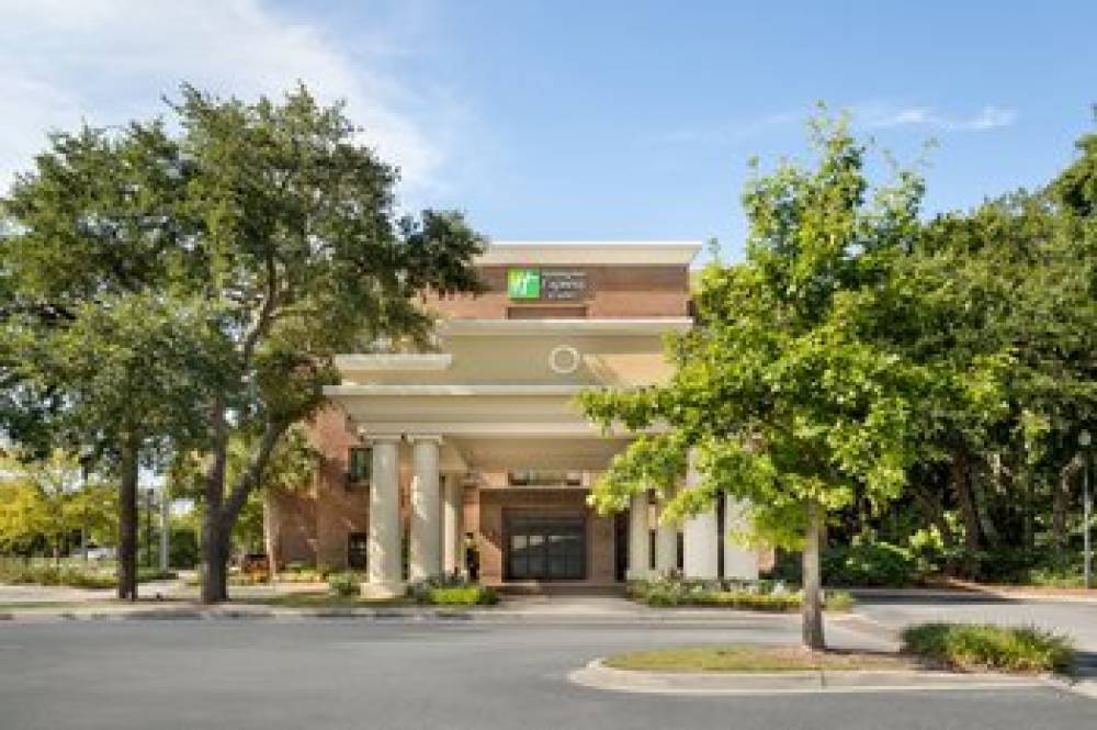 Holiday Inn Express & Suites Charleston Mount Pleasant