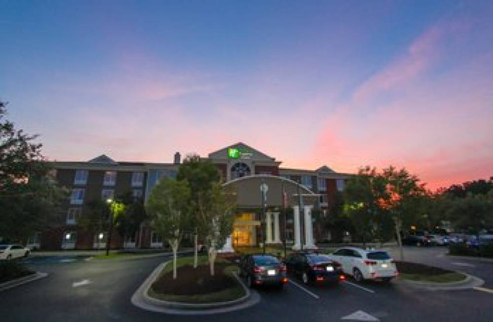 Holiday Inn Express & Suites CHARLESTON-NORTH 1