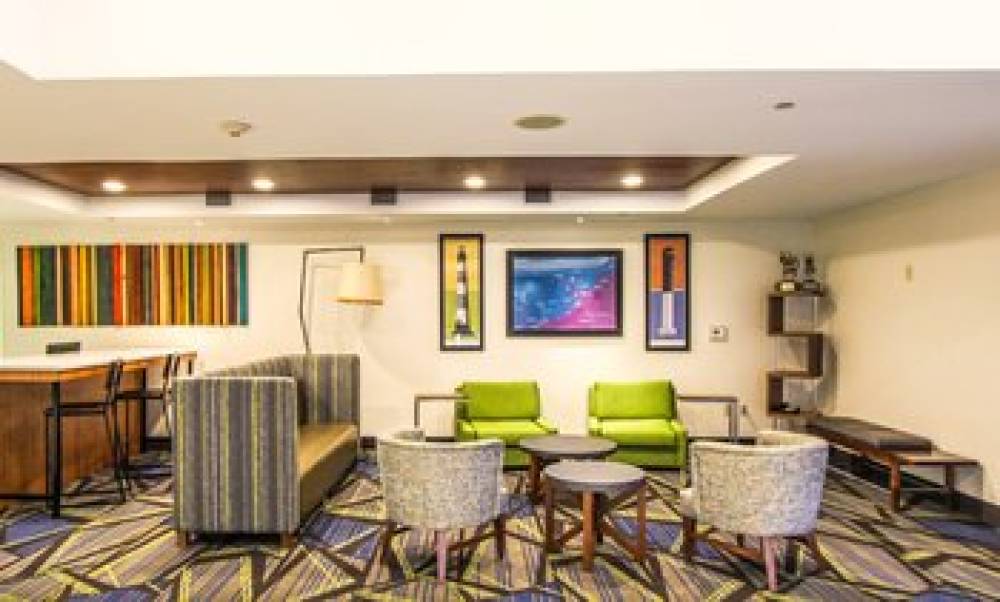 Holiday Inn Express & Suites CHARLESTON-NORTH 2