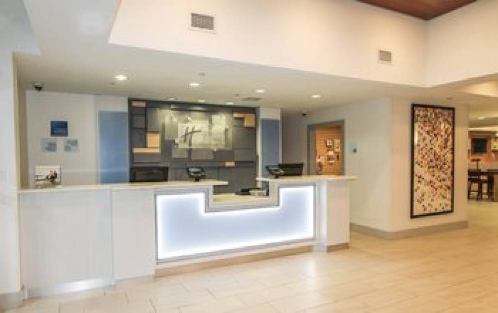 Holiday Inn Express & Suites Charleston North