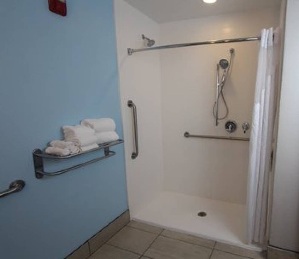 Holiday Inn Express & Suites CHARLESTON-NORTH 5