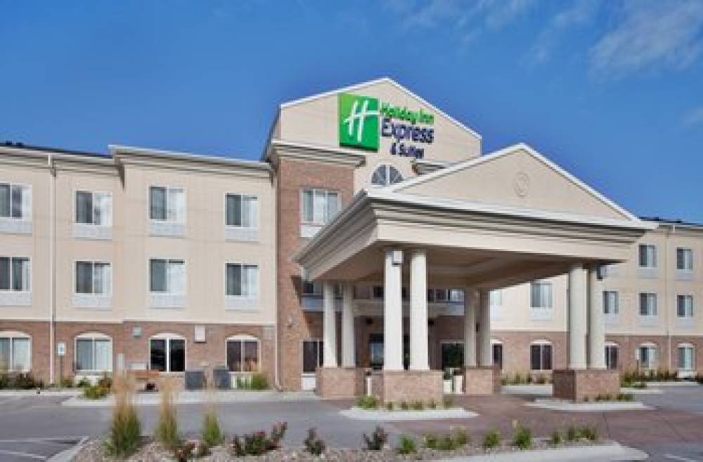 Holiday Inn Express & Suites CHERRY HILLS 1