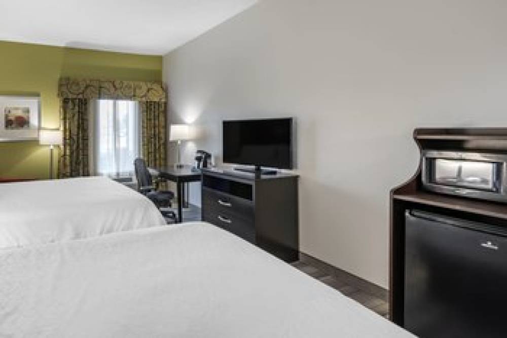 Holiday Inn Express & Suites CINCINNATI-BLUE ASH 10