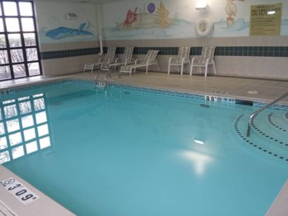 Holiday Inn Express & Suites CINCINNATI NORTHEAST-MILFORD 2