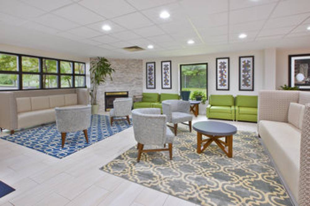 Holiday Inn Express & Suites CINCINNATI NORTHEAST-MILFORD 7