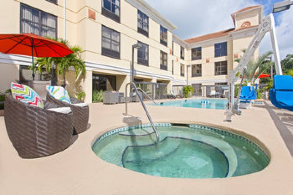 Holiday Inn Express & Suites CLEARWATER NORTH/DUNEDIN 4