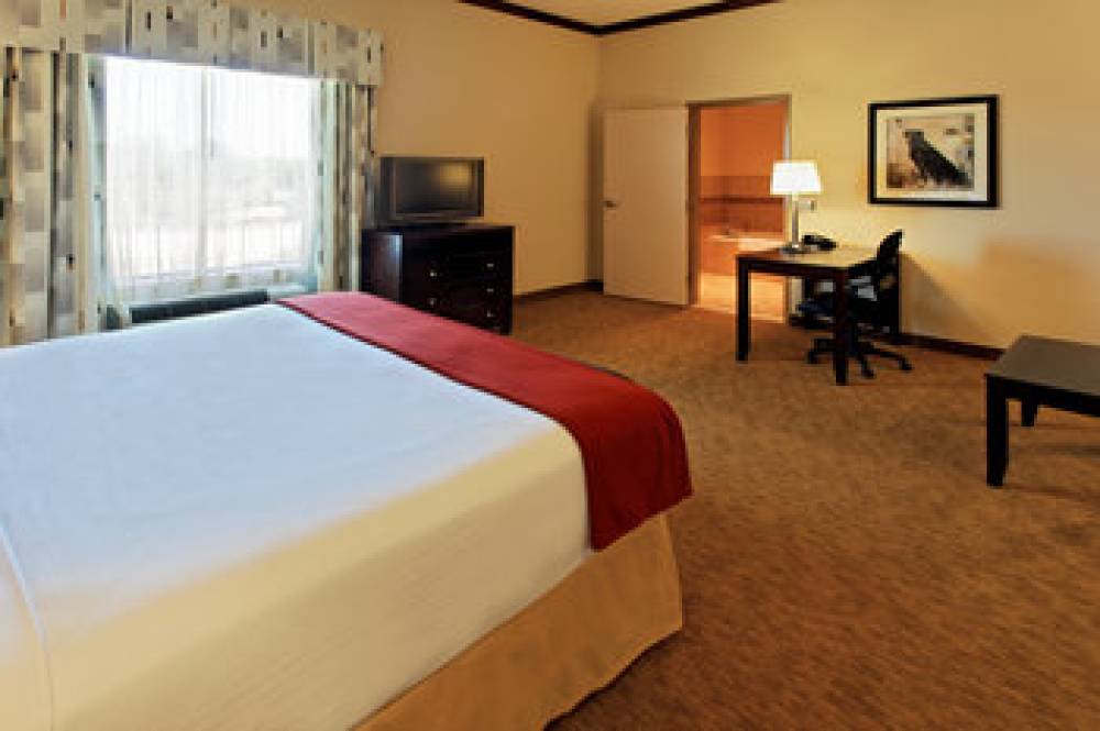 Holiday Inn Express & Suites CLEBURNE 7