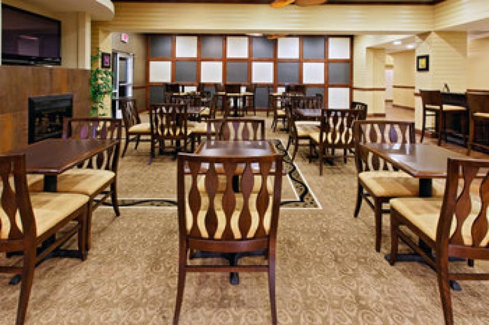 Holiday Inn Express & Suites CLEBURNE 4