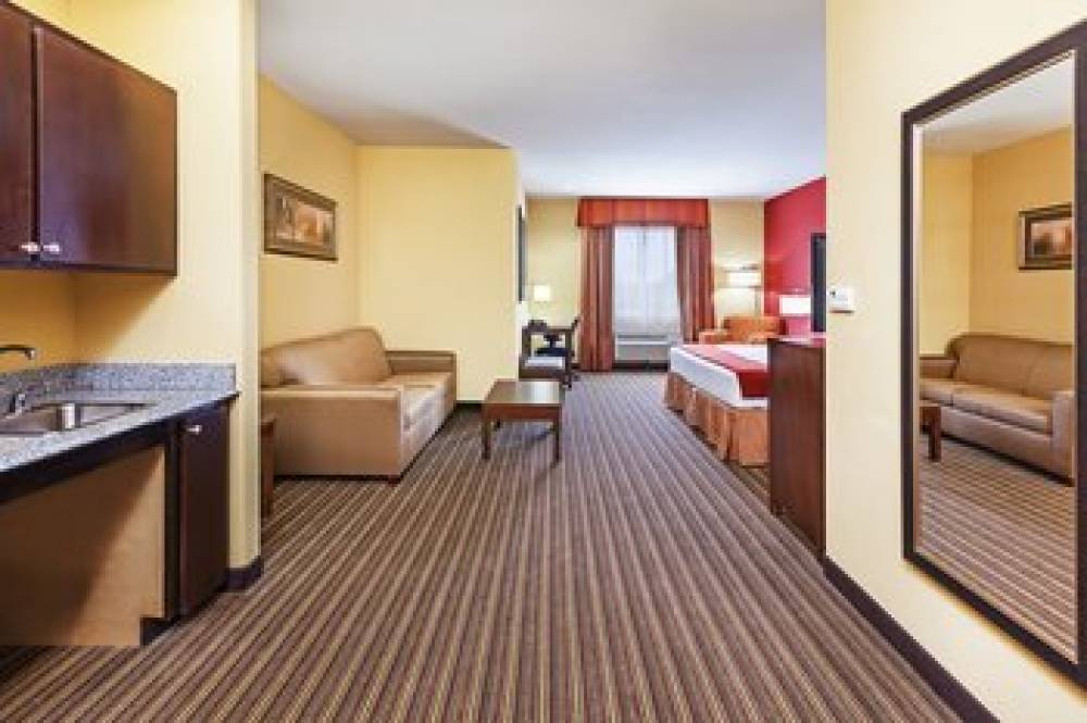 Holiday Inn Express & Suites CLEVELAND 10