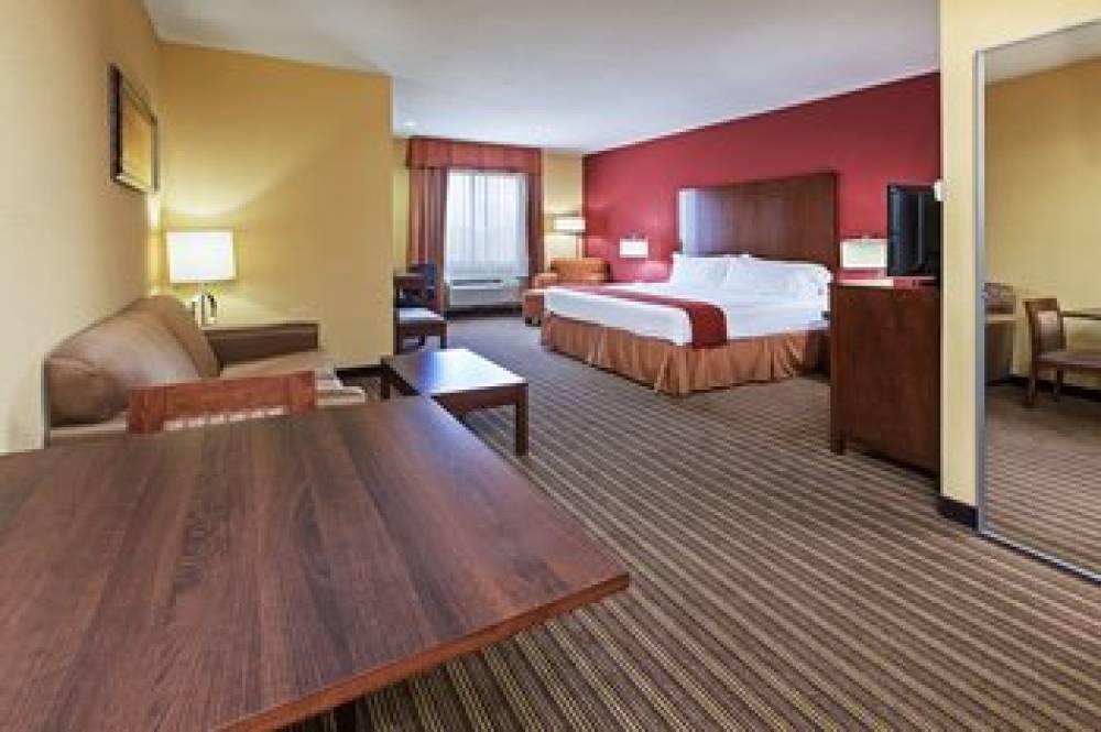 Holiday Inn Express & Suites CLEVELAND 8