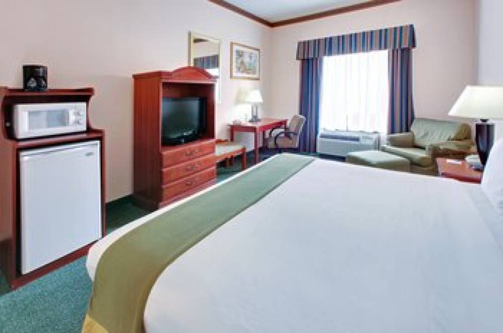 Holiday Inn Express & Suites CLEVELAND 8