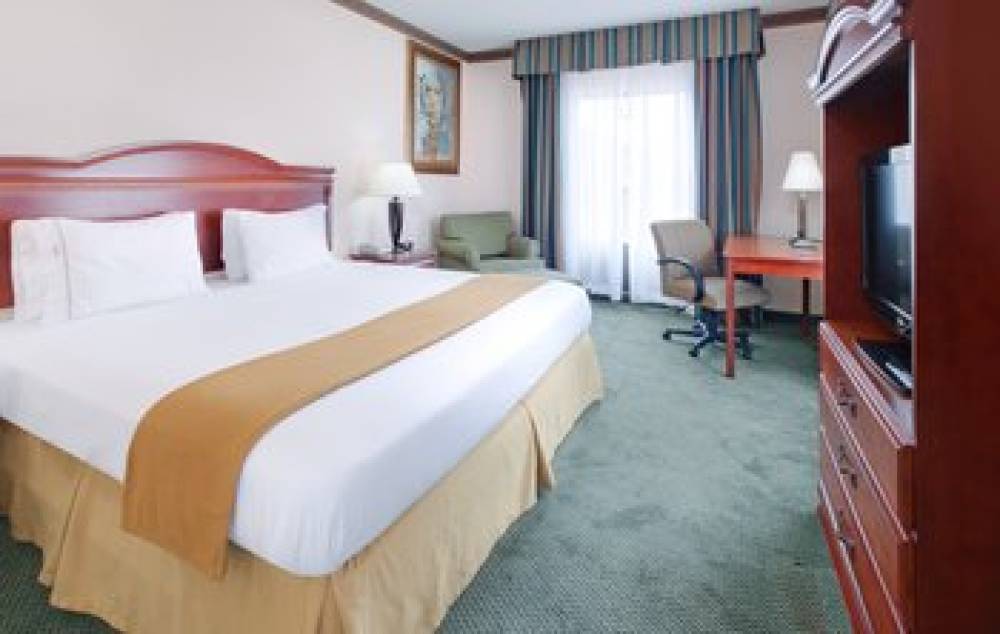 Holiday Inn Express & Suites CLEVELAND 7