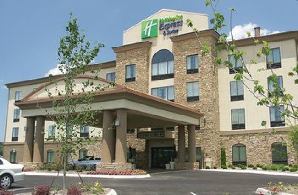 Holiday Inn Express & Suites CLEVELAND NORTHWEST 1