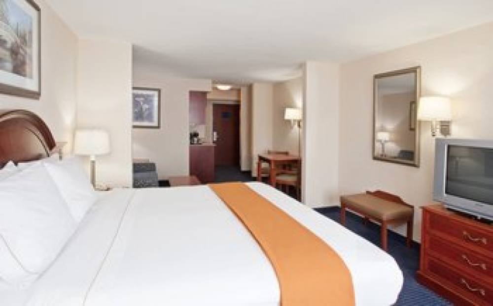 Holiday Inn Express & Suites CLEVELAND-RICHFIELD 3