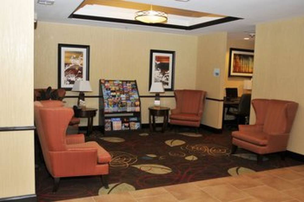 Holiday Inn Express & Suites CLINTON 9