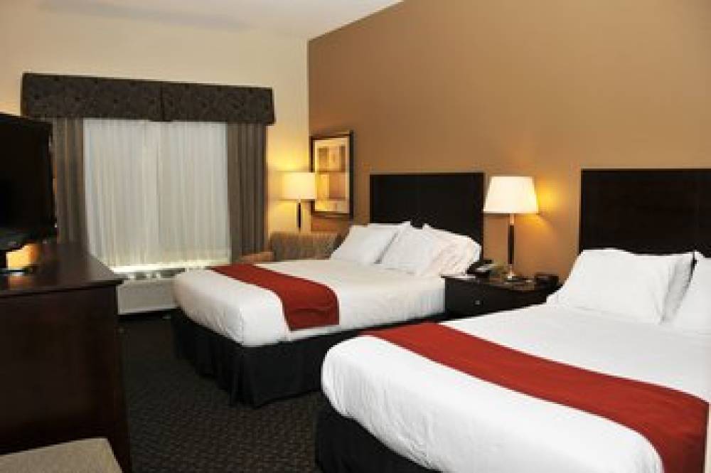 Holiday Inn Express & Suites CLINTON 4